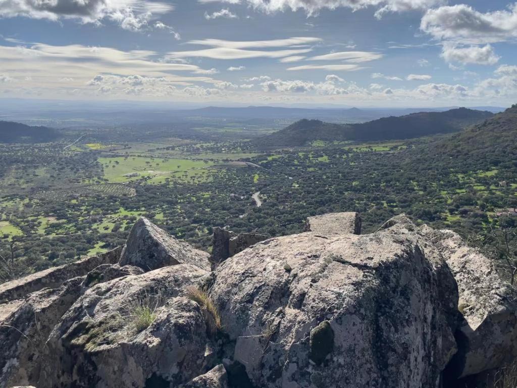Vuelos De Montana L Montanchez Bagian luar foto
